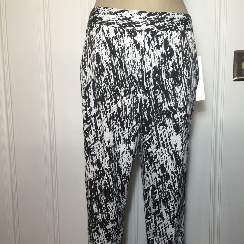 DKNY Black& White Lightweight Crop Pants - Picture 2 of 4